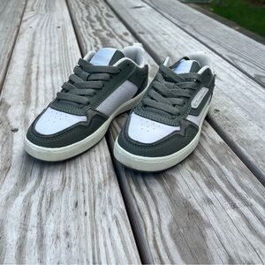 Champion Kids Green and White Sneakers